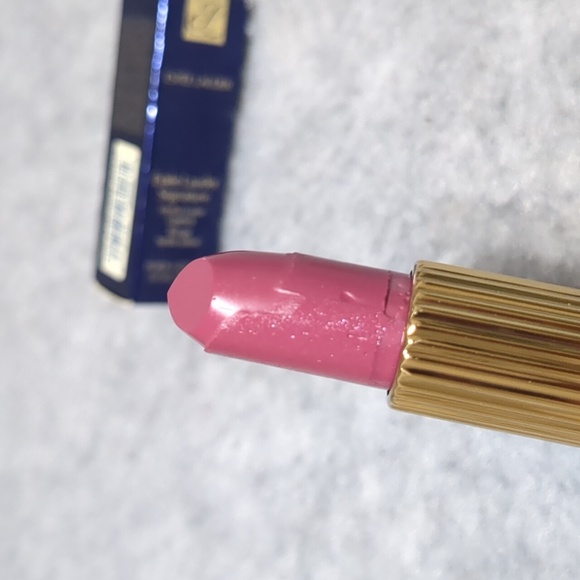 Estée Lauder Sig 19 Orchid Light Lipstick - Picture 6 of 9